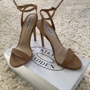 SCENE Steve Madden 9 heels
